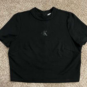 NWOT Sz M Calvin Klein Solid Black Crop Top Plain Round Neck